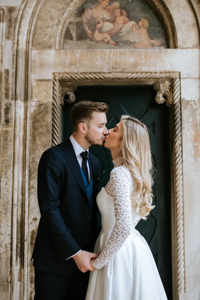 just married couple kissing